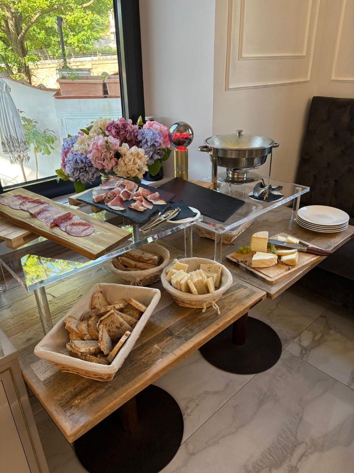 Livia Valeria Palace Aparthotel Rome
